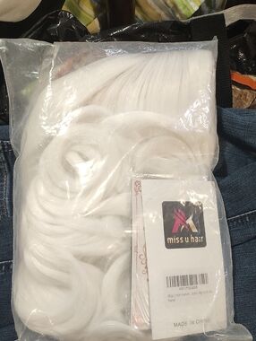 Miss U Hair White Synthetic Wig - Sleek, Natural-Look White Style
